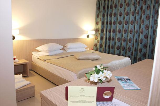 Hotel Sara Neptun Kültér fotó