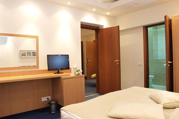 Hotel Sara Neptun Kültér fotó