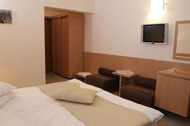 Hotel Sara Neptun Kültér fotó